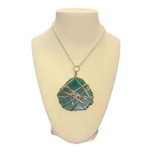 Silver Tone Chain and Silver Wrapped Green Agate Pendant J25